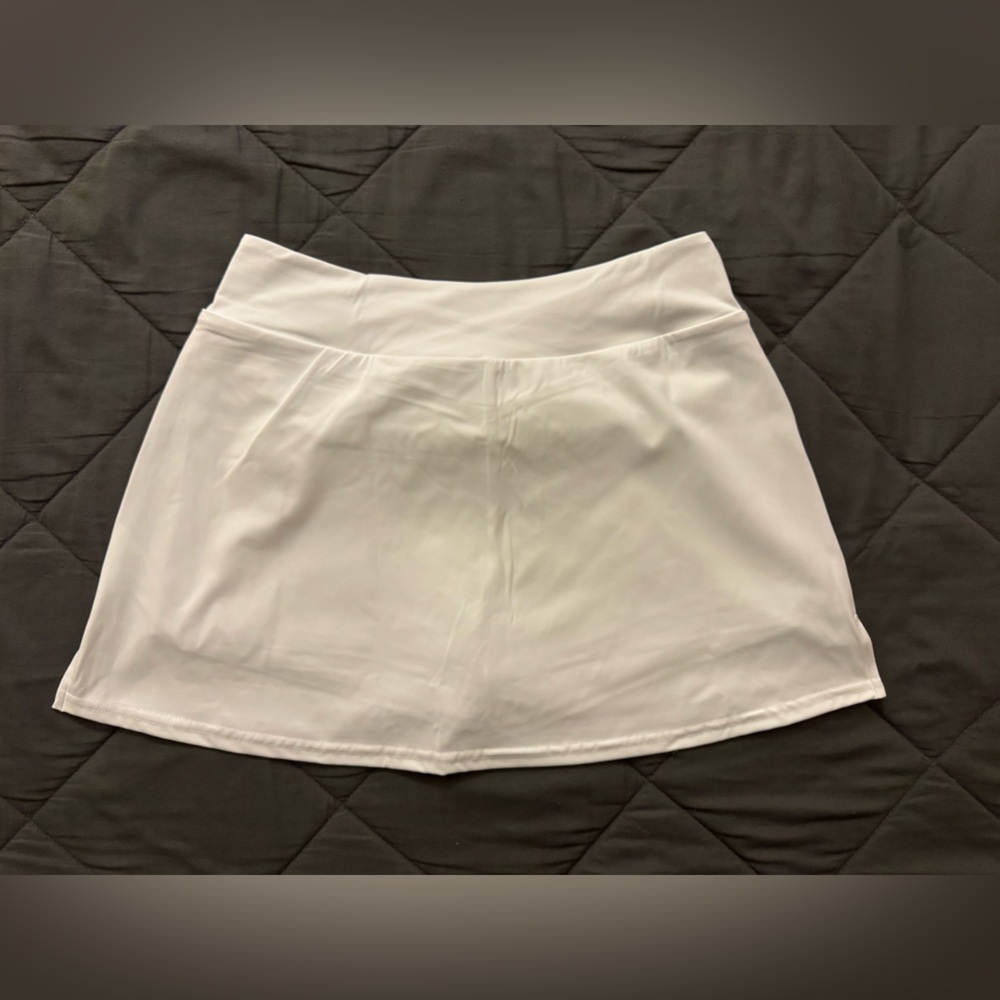 Sporty White Mini Skort - Picture 4 of 6